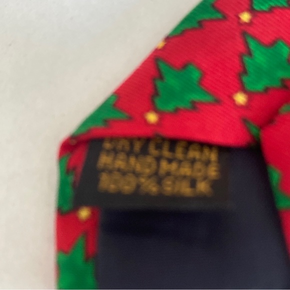 Christmas Tie 100% Silk Handmade In the USA by Alynn - Picture 4 of 4